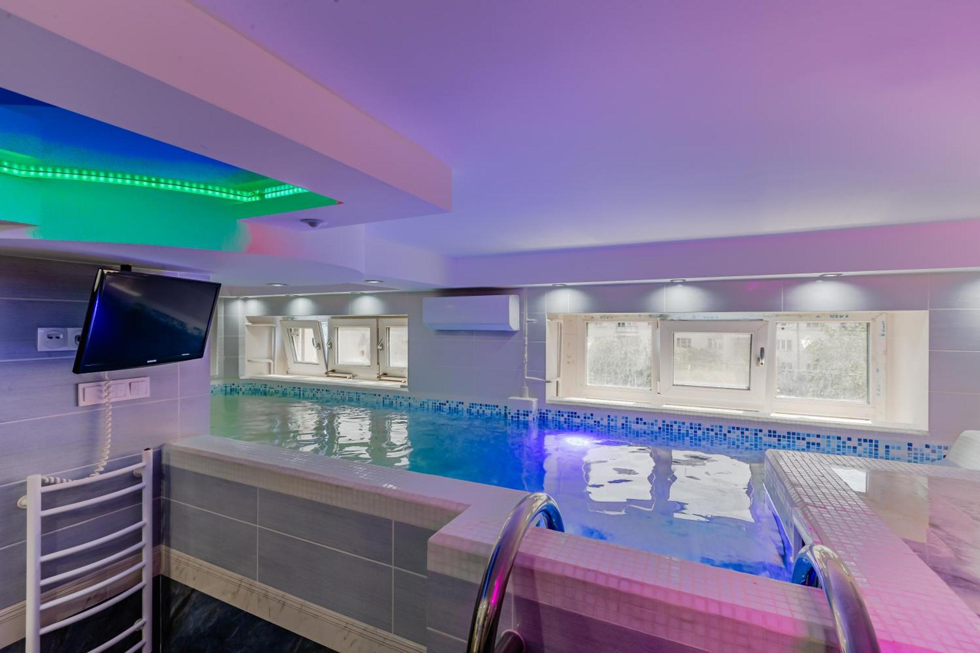 Luxury Apartment With Pool And Hammam Kijev Kültér fotó